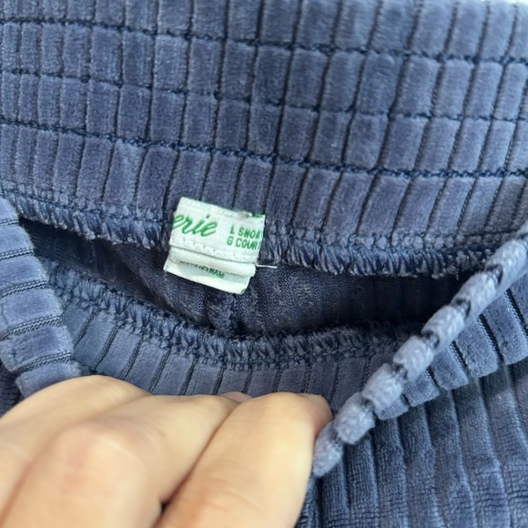 Aerie Groove-On Velour High Waisted Flare Pant - Picture 3 of 7